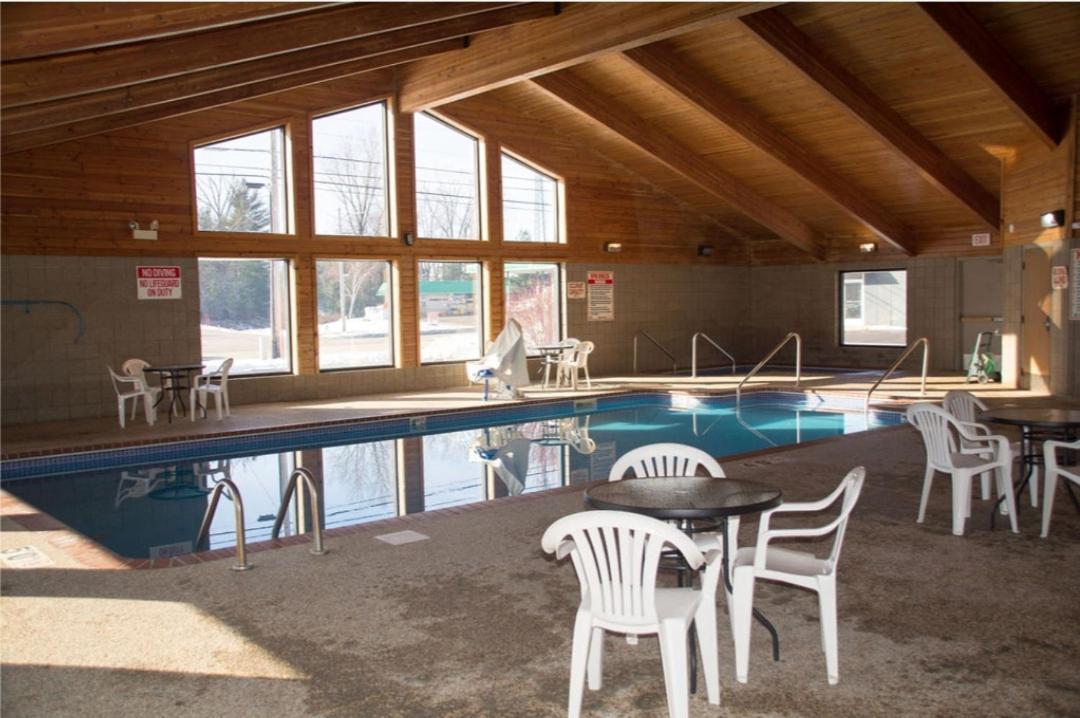 Boarders Inn & Suites By Cobblestone Hotels - Wautoma Extérieur photo