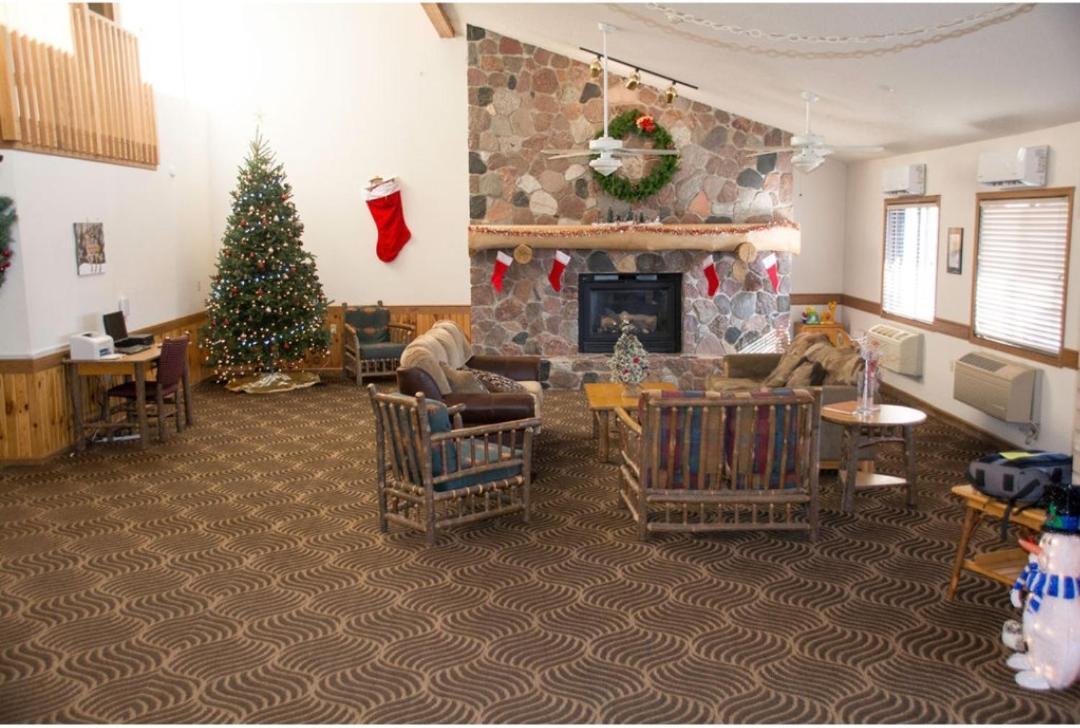 Boarders Inn & Suites By Cobblestone Hotels - Wautoma Extérieur photo