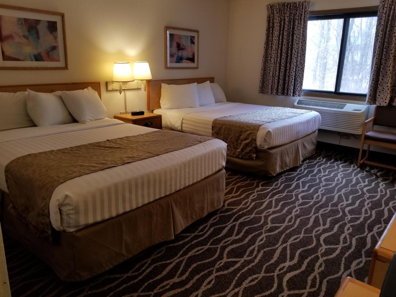 Boarders Inn & Suites By Cobblestone Hotels - Wautoma Extérieur photo